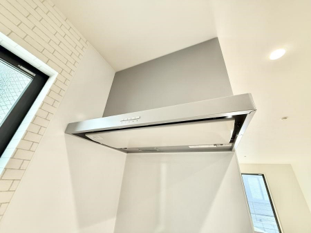 ���̑����ρ@�ݔ����������̏��C����������C��ɗU������A�����I�ɔr�����ł��܂��B