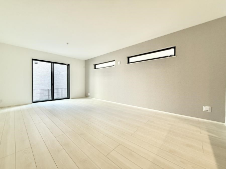 ���r���O�@���������S�n�̂����A���z�̃��r���O