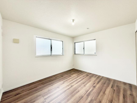 �q�������@�������v���C�x�[�g��ԂƂ��ĐÂ��ŗ�������������񋟂��Ă���܂�