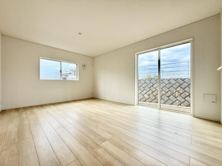 ���r���O�@���������S�n�̂����A���z�̃��r���O