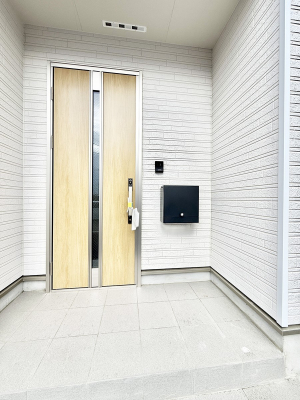 ���ց@�O�ρ� �V���v���Ŕ������A�Z�܂��̑���ۂ��ʂ錺�ւł�