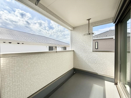 �o���R�j�[�@������ �G�߂̈ڂ낢����������J���I�ȋ�Ԃł�