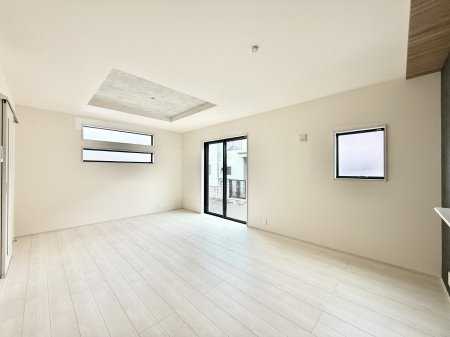 ���r���O�@���������S�n�̂����A���z�̃��r���O