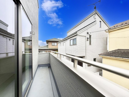 �o���R�j�[�@������ �G�߂̈ڂ낢����������J���I�ȋ�Ԃł�