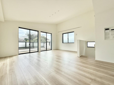 ���r���O�@�������V���[�Y�C���N���[�[�b�g�t�Ȃ̂ŁA�O�Ŏg�������܂Ƃ߂Ď��[�A�������茺�ւ�  