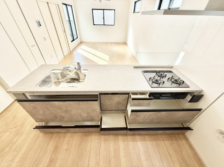 �L�b�`���@�������Ƒ����J��[�߂�A������̂���L�b�`��