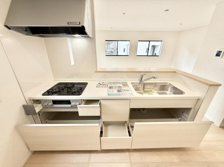 �L�b�`���@�������Ƒ����J��[�߂�A������̂���L�b�`��