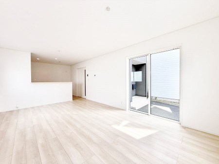 ���r���O�@���������S�n�̂����A���z�̃��r���O