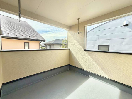 �o���R�j�[�@������ �G�߂̈ڂ낢����������J���I�ȋ�Ԃł�