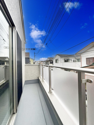 �o���R�j�[�@������ �G�߂̈ڂ낢����������J���I�ȋ�Ԃł�