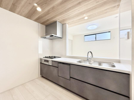 �L�b�`���@���������y���݂ƐH�ׂ�K����͂���L�b�`��