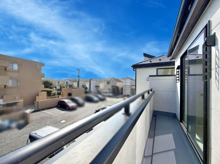 �o���R�j�[�@������ �G�߂̈ڂ낢����������J���I�ȋ�Ԃł�