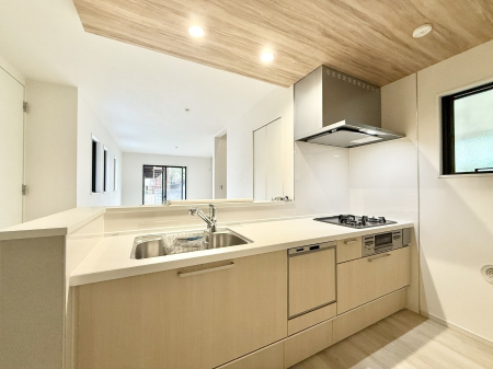 �L�b�`���@�������Ƒ��ƂȂ���A�R�~���j�P�[�V�����̏�