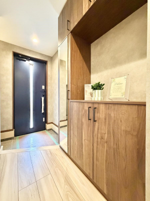 ���ց@������ �V���v���Ŕ������A���K�ȕ�炵�̓����