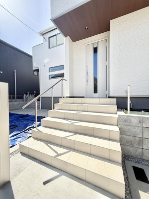 ���ց@�O�ρ� �V���v���Ŕ������A�Z�܂��̑���ۂ��ʂ錺�ւł�