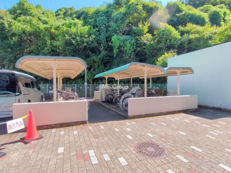 ���̑��@�O�ρ����]�Ԃ��g�����Ƒ��ɂ����S�̒��փX�y�[�X��~�n���ɂ��p��