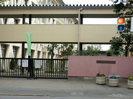 ���ӊ��@���w�Z 1200m ����s����l���w�Z