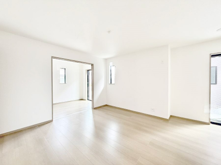 ���r���O�@���������났�ƏΊ炪�W�܂�A�S���܂郊�r���O