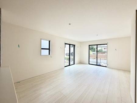 ���r���O�@���������S�n�̂����A���z�̃��r���O