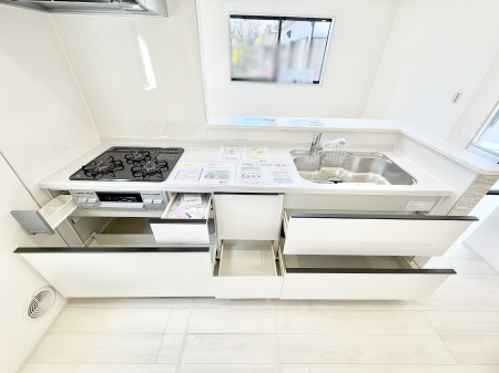 �L�b�`���@�������Ƒ����J��[�߂�A������̂���L�b�`��