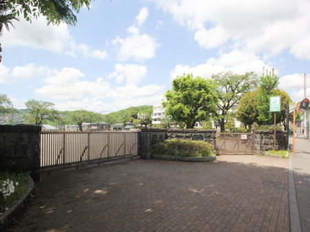 ���ӊ��@���w�Z 1700m ���͌��s����K���w�Z