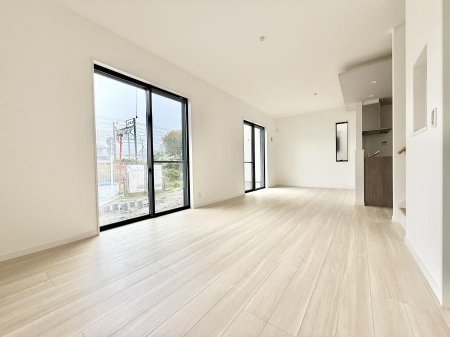 ���r���O�@���������S�n�̂����A���z�̃��r���O