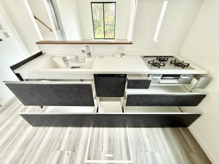 �L�b�`���@�������Ƒ����J��[�߂�A������̂���L�b�`��