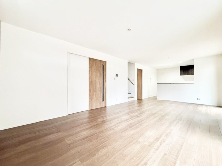 ���r���O�@���������S�n�̂����A���z�̃��r���O