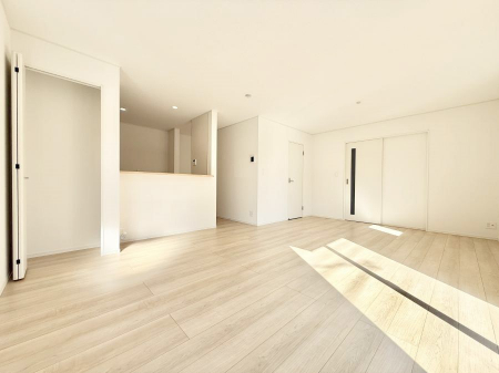 ���r���O�@���������S�n�̂����A���z�̃��r���O