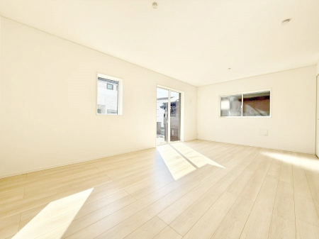 ���r���O�@���������R�Ɖ�b�����܂��A�S�n�悢�ЂƂƂ�