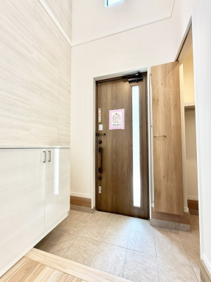 ���ց@������ �V���v���Ŕ������A���K�ȕ�炵�̓����