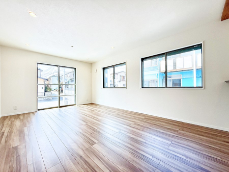 ���r���O�@���������났�ƏΊ炪�W�܂�A�S���܂郊�r���O