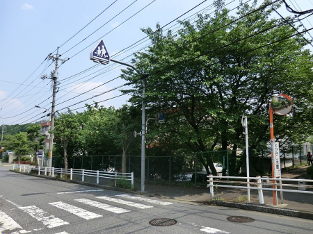 ���ӊ��@���w�Z 750m �����q�s���F�Öؑ䏬�w�Z