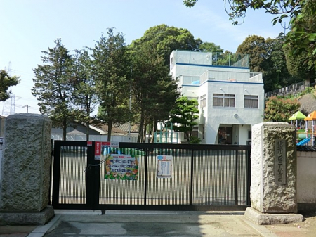 ���ӊ��@�c�t���E�ۈ牀 700m ���l�����r�j�[�ۈ牀