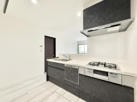 �L�b�`���@�������Ƒ����J��[�߂�A������̂���L�b�`��