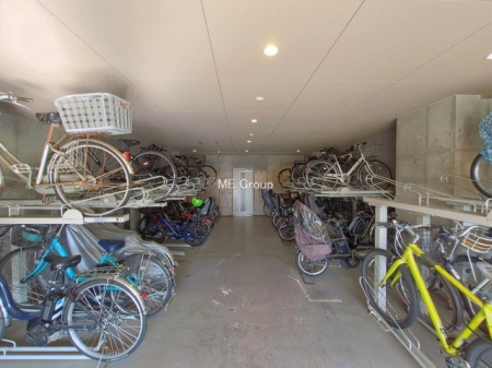 ���̑��@�O�ρ��~�n���ɒ��֏���������Ă���A���]�Ԃ̗��p���X���[�Y�ł�