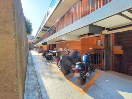 ���̑��@�O�ρ��~�n���ɒ��֏���������Ă���A���]�Ԃ̗��p���X���[�Y�ł�