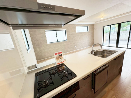 �L�b�`���@�������Ƒ����J��[�߂�A������̂���L�b�`��