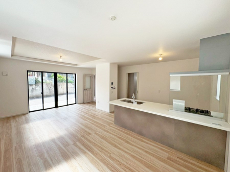 ���r���O�@���������났�ƏΊ炪�W�܂�A�S���܂郊�r���O