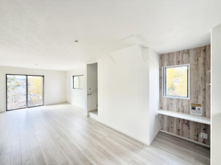 ���r���O�@���������S�n�̂����A���z�̃��r���O