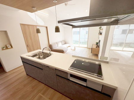 �L�b�`���@�������Ƒ��̉�b���e�ށA�S�n�悢�L�b�`���X�y�[�X