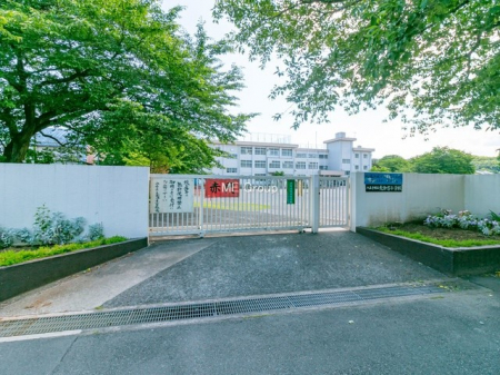 ���ӊ��@���w�Z 700m �����q�s���󕪕����w�Z