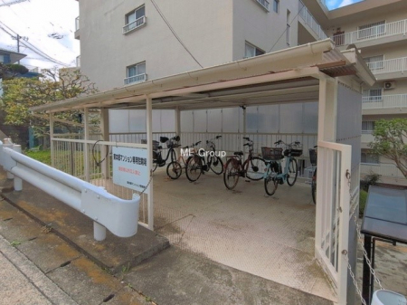 ���̑��@�O�ρ�������Ɛ������ꂽ���֏�ŁA���]�Ԃ̕ۊǂ����S�ł�