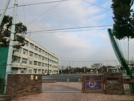 ���ӊ��@���w�Z 950m ���l�s�������R���w�Z